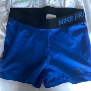 NIKE PROS SIZE SMALL